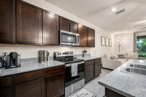Townhouse in Newberry, Florida 3 bedrooms, 157 sq.m. № 1681748 - photo 10