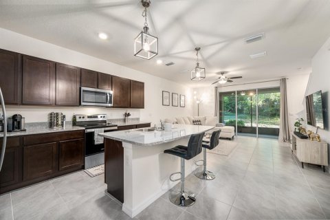 Townhouse in Newberry, Florida 3 bedrooms, 157 sq.m. № 1681748 - photo 5