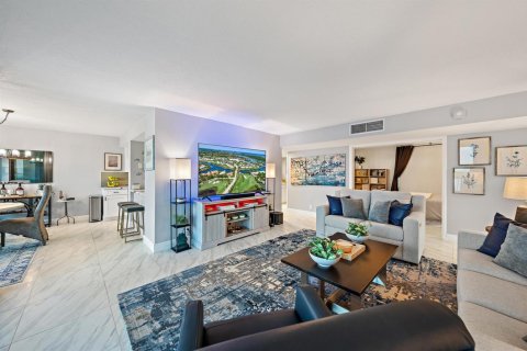 Condo in North Palm Beach, Florida, 2 bedrooms  № 2153675 - photo 15