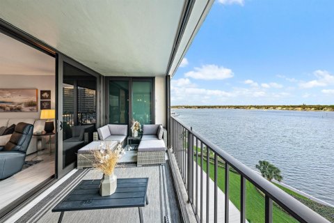 Condo in North Palm Beach, Florida, 2 bedrooms  № 2153675 - photo 10