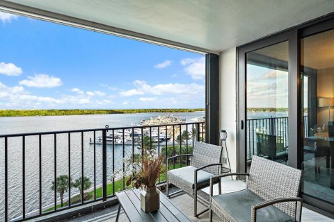 Condo in North Palm Beach, Florida, 2 bedrooms  № 2153675 - photo 11