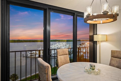 Condo in North Palm Beach, Florida, 2 bedrooms  № 2153675 - photo 8