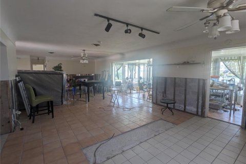 House in Saint Petersburg, Florida 2 bedrooms, 114.46 sq.m. № 1760368 - photo 5