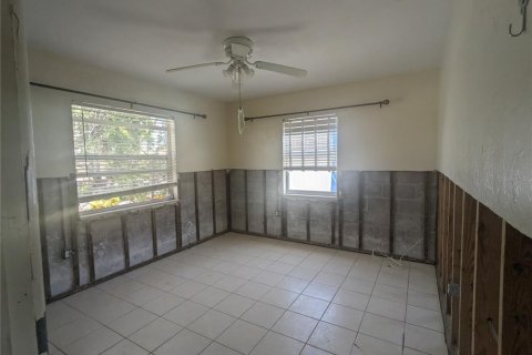 House in Saint Petersburg, Florida 2 bedrooms, 114.46 sq.m. № 1760368 - photo 6