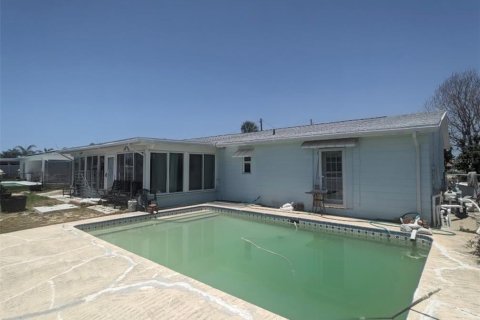 House in Saint Petersburg, Florida 2 bedrooms, 114.46 sq.m. № 1760368 - photo 3