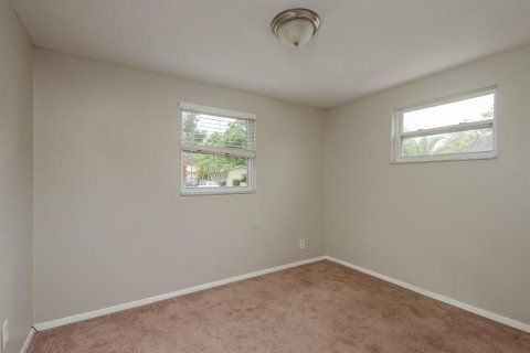 House in Largo, Florida 3 bedrooms, 116.87 sq.m. № 1771990 - photo 21