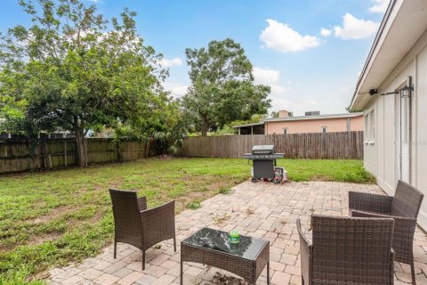 House in Largo, Florida 3 bedrooms, 116.87 sq.m. № 1771990 - photo 24