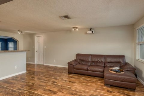 House in Largo, Florida 3 bedrooms, 116.87 sq.m. № 1771990 - photo 7