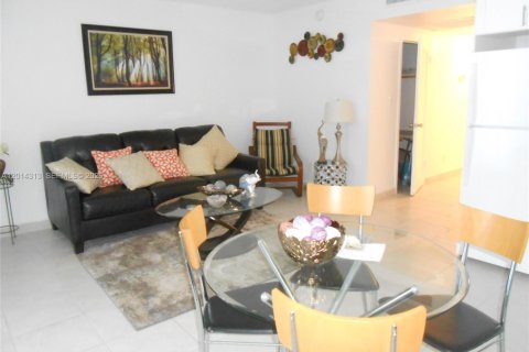 Copropriété à louer à Miami Beach, Floride: 1 chambre, 51.1 m2 № 2085258 - photo 5