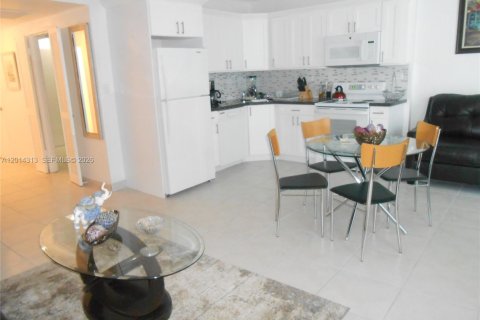 Copropriété à louer à Miami Beach, Floride: 1 chambre, 51.1 m2 № 2085258 - photo 8