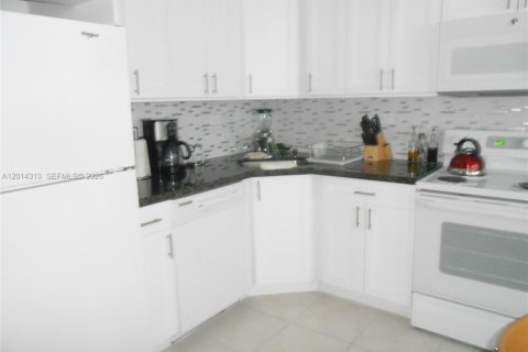 Copropriété à louer à Miami Beach, Floride: 1 chambre, 51.1 m2 № 2085258 - photo 9