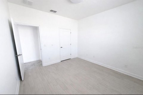 House in STOREY LAKE in Kissimmee, Florida 4 bedrooms, 201.23 sq.m. № 2092318 - photo 15