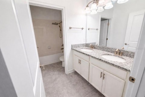 House in STOREY LAKE in Kissimmee, Florida 4 bedrooms, 201.23 sq.m. № 2092318 - photo 8