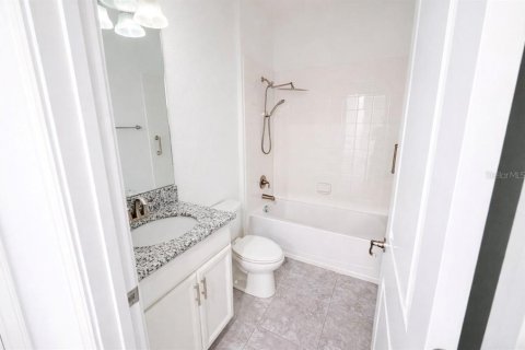 House in STOREY LAKE in Kissimmee, Florida 4 bedrooms, 201.23 sq.m. № 2092318 - photo 9