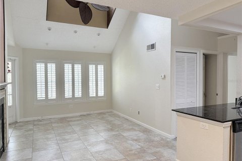 Copropriété à louer à Palm Harbor, Floride: 2 chambres, 138.52 m2 № 1900226 - photo 4
