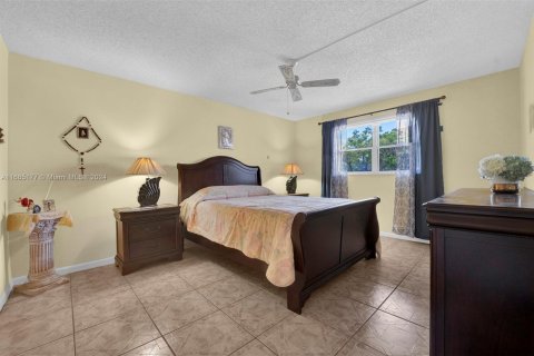 Condominio en venta en Hallandale Beach, Florida, 1 dormitorio, 71.53 m2 № 1707807 - foto 15