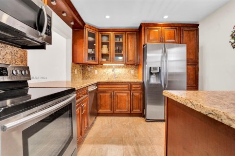 Condominio en venta en Hallandale Beach, Florida, 1 dormitorio, 71.53 m2 № 1707807 - foto 3