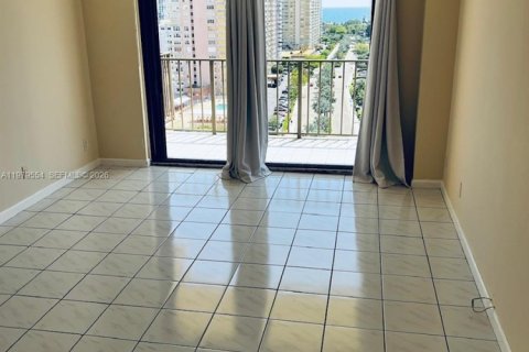 Condominio en alquiler en Sunny Isles Beach, Florida, 2 dormitorios, 115.2 m2 № 2046110 - foto 10