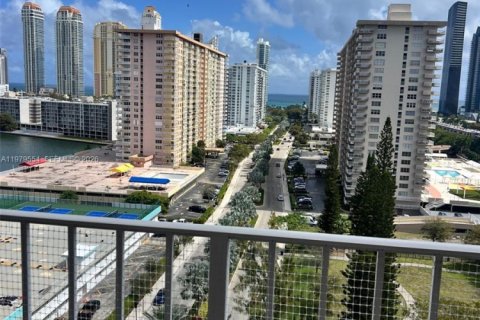 Condominio en alquiler en Sunny Isles Beach, Florida, 2 dormitorios, 115.2 m2 № 2046110 - foto 2