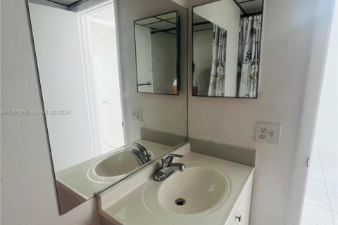 Купить кондоминиум в Лодердейл-Лейкс, Флорида 2 спальни, 89.19м2, № 2006101 - фото 8