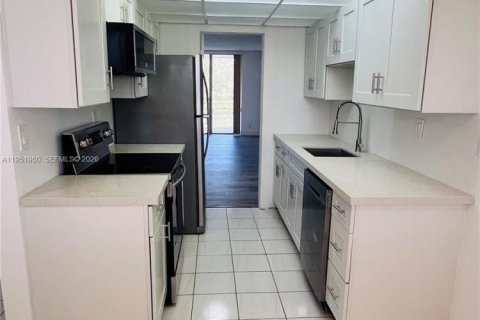 Купить кондоминиум в Лодердейл-Лейкс, Флорида 2 спальни, 89.19м2, № 2006101 - фото 4