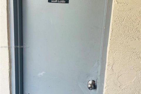 Купить кондоминиум в Лодердейл-Лейкс, Флорида 2 спальни, 89.19м2, № 2006101 - фото 13