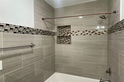 Condo in Homestead, Florida, 2 bedrooms  № 1828713 - photo 20