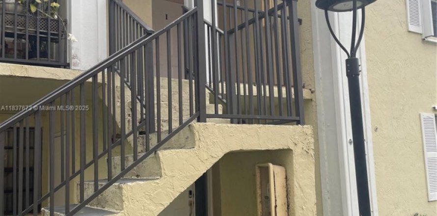 Condo in Homestead, Florida, 2 bedrooms  № 1828713