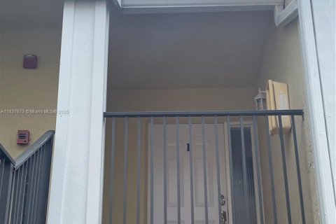 Condo in Homestead, Florida, 2 bedrooms  № 1828713 - photo 2
