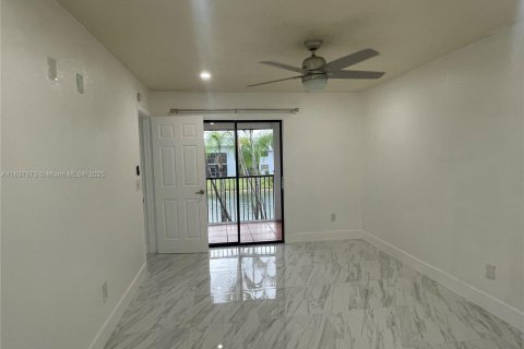 Condo in Homestead, Florida, 2 bedrooms  № 1828713 - photo 17
