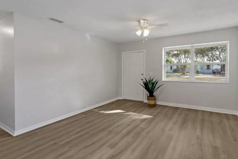 Casa en venta en Vero Beach, Florida, 3 dormitorios, 80.27 m2 № 2236793 - foto 3