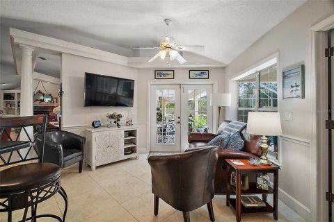 House in Eustis, Florida 5 bedrooms, 297.29 sq.m. № 1754462 - photo 15