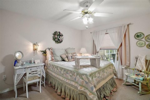 House in Eustis, Florida 5 bedrooms, 297.29 sq.m. № 1754462 - photo 10