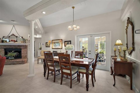 House in Eustis, Florida 5 bedrooms, 297.29 sq.m. № 1754462 - photo 4