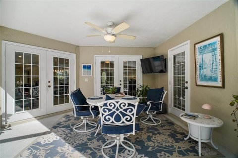 House in Eustis, Florida 5 bedrooms, 297.29 sq.m. № 1754462 - photo 20