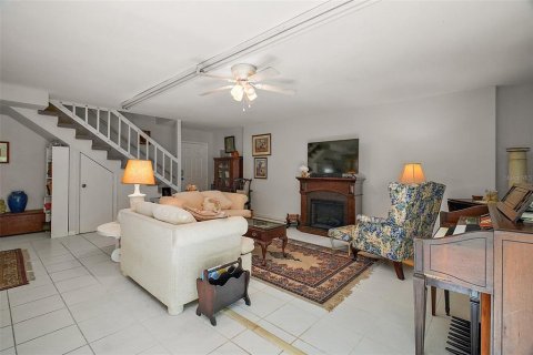 House in Eustis, Florida 5 bedrooms, 297.29 sq.m. № 1754462 - photo 30