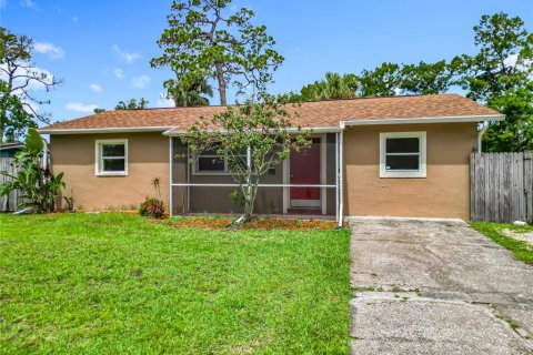 House in New Port Richey, Florida 3 bedrooms, 93.65 sq.m. № 1824397 - photo 1