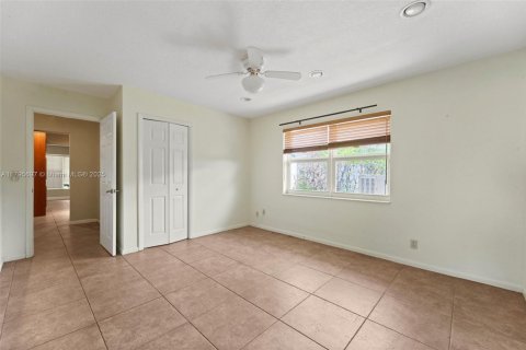 House in Tamarac, Florida 3 bedrooms, 247.49 sq.m. № 1861391 - photo 10