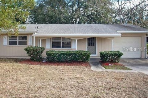House in Ocala, Florida 2 bedrooms, 80.27 sq.m. № 2223510