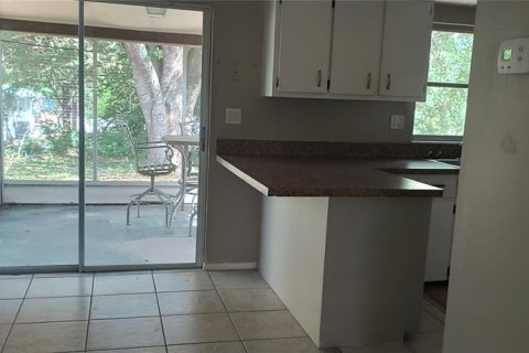 House in Ocala, Florida 2 bedrooms, 80.27 sq.m. № 2223510 - photo 3