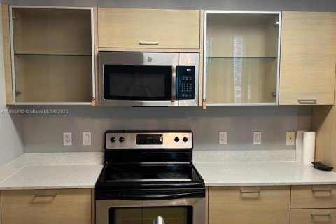 Снять в аренду квартиру в Майами, Флорида 2 спальни, 94.76м2, № 1957735 - фото 4
