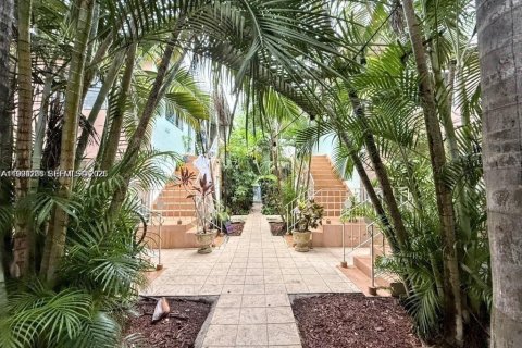 Copropriété à vendre à Miami Beach, Floride: 2 chambres № 2056003 - photo 17