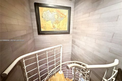 Copropriété à vendre à Miami Beach, Floride: 2 chambres № 2056003 - photo 10