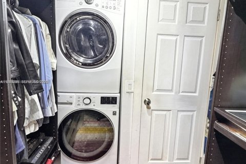 Copropriété à vendre à Miami Beach, Floride: 2 chambres № 2056003 - photo 20