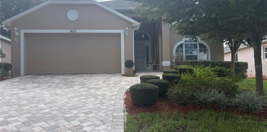 Villa ou maison à Clermont, Floride 3 chambres, 142.33 m2 № 2424198