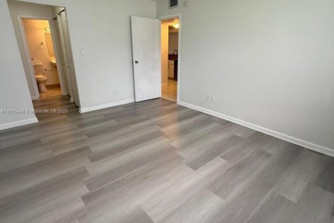 Copropriété à louer à Hollywood, Floride: 2 chambres, 82.13 m2 № 1971600 - photo 8