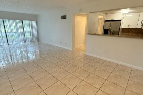 Copropriété à louer à Hollywood, Floride: 2 chambres, 82.13 m2 № 1971600 - photo 18