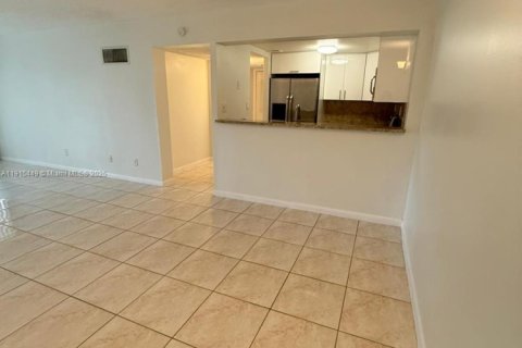 Copropriété à louer à Hollywood, Floride: 2 chambres, 82.13 m2 № 1971600 - photo 16