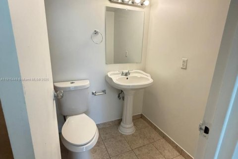 Copropriété à louer à Hollywood, Floride: 2 chambres, 82.13 m2 № 1971600 - photo 22