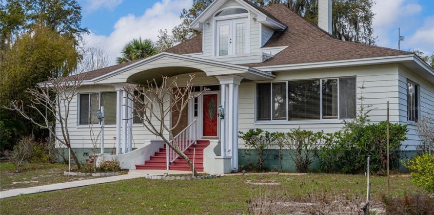 House in Lake Wales, Florida 3 bedrooms, 277.59 sq.m. № 2093562
